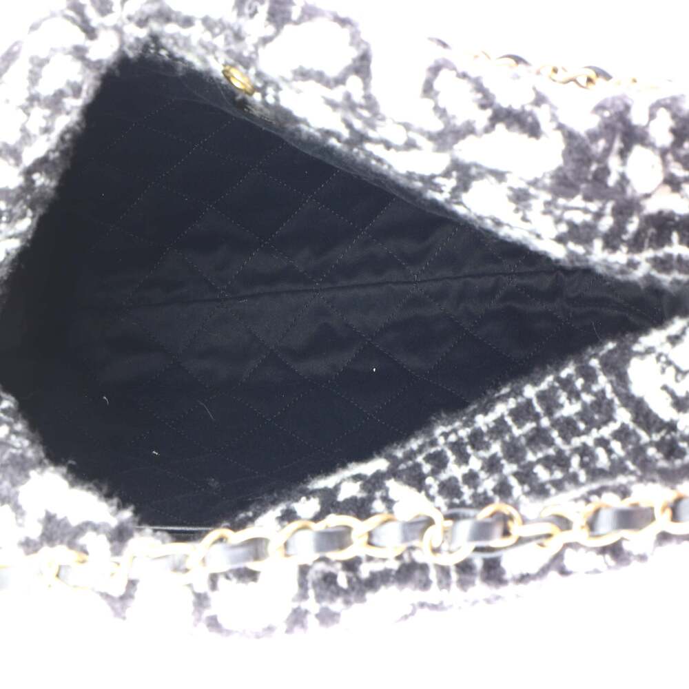 Chanel 22 Chain Hobo Quilted Camellia #242407C47B - Picture 5 of 6